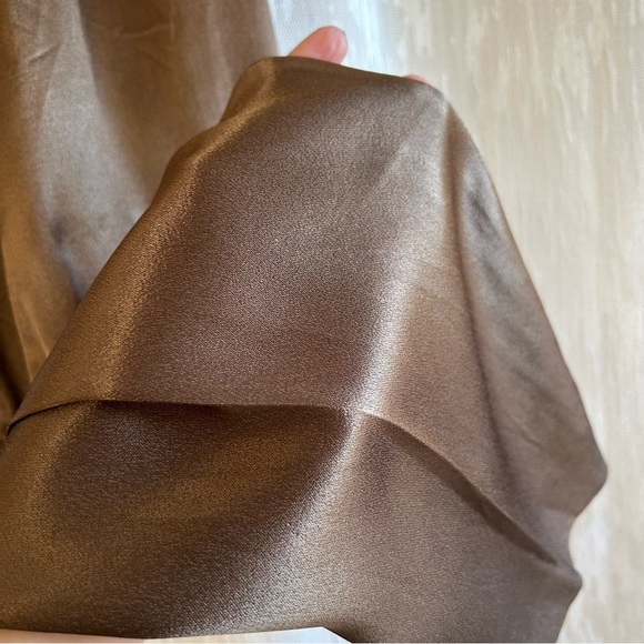 Vintage metallic gold, satin pleated trousers - Picture 11 of 11